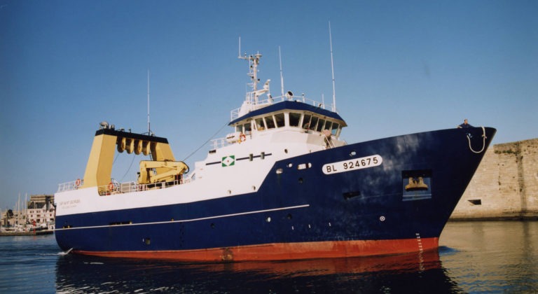 Industrial Trawler 430m³