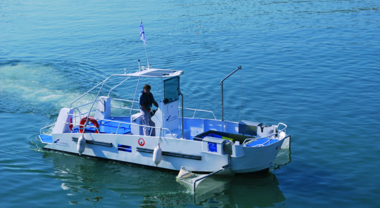 Anti-pollution Boat