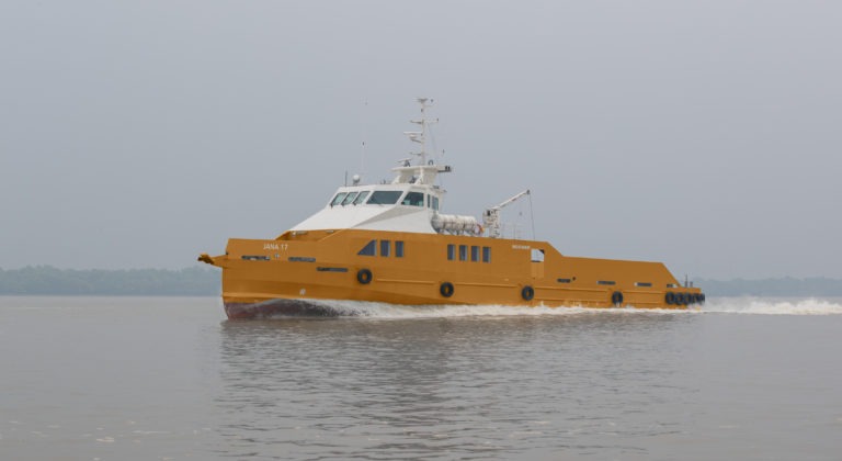 The fast crew boat with substantial deck load - 42 m - 80 passengers - 50 t - FPSV 41